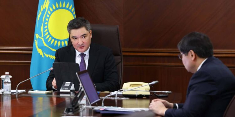 Приписки на миллиарды и «беременные» мужчины: почему ФСМС передают Минфину