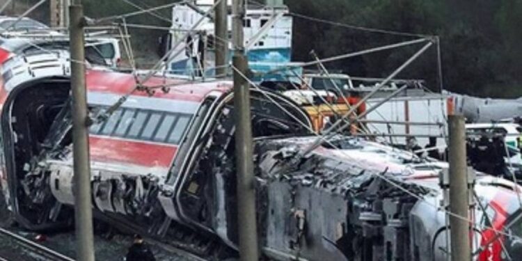 В Испании произошло ещё одно ЧП: поезд сошёл с рельсов под Барселоной