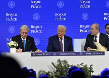 Президент подписал в Давосе Устав “Совета мира”