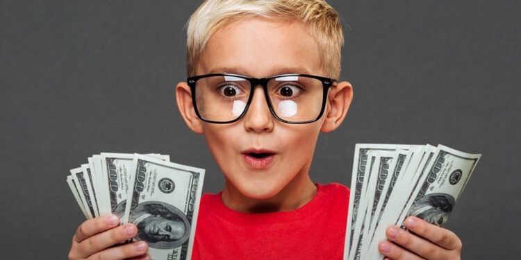 Выплаты детям из Нацфонда в 2026 году составят 100-130 долларов