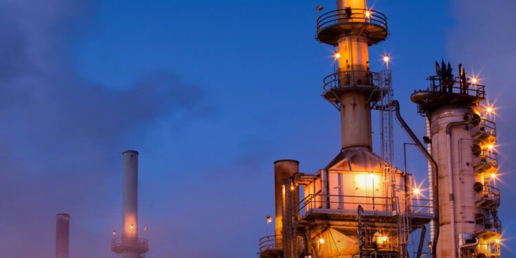 На Тенгизе начали поэтапно возобновлять добычу нефти после пожара