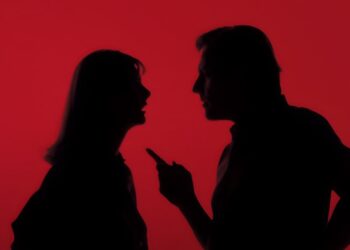 Оскорблял и угрожал: мужчину подозревают в сталкинге в Астане