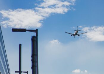 Два иностранных самолёта едва не столкнулись над Казахстаном