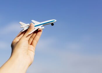 Минтранс начал проверку после скандала с билетами в Air Astana