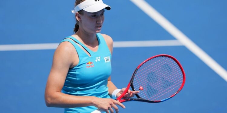 Елена Рыбакина уверенно вышла в четвертьфинал турнира в Брисбене (ВИДЕО)