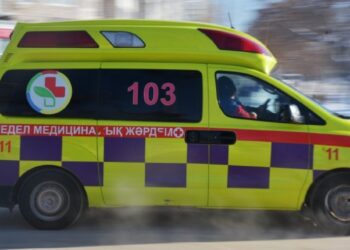 Старшеклассник НИШ выпал из окна третьего этажа в Петропавловске