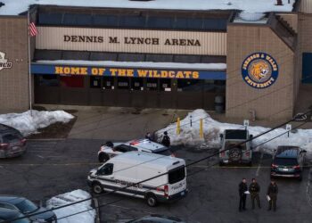 Стрельба произошла во время хоккейного матча в США: есть погибшие и раненые