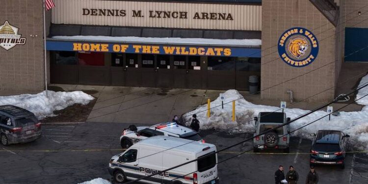 Стрельба произошла во время хоккейного матча в США: есть погибшие и раненые