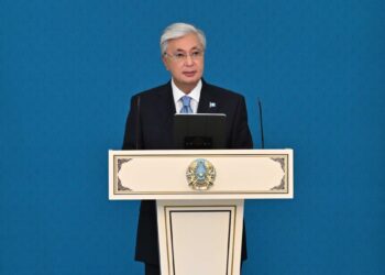 Токаев призвал банки и страховой рынок активнее финансировать экономику