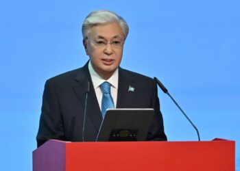 Президент поручил укрепить бюджеты областей и повысить доходы граждан