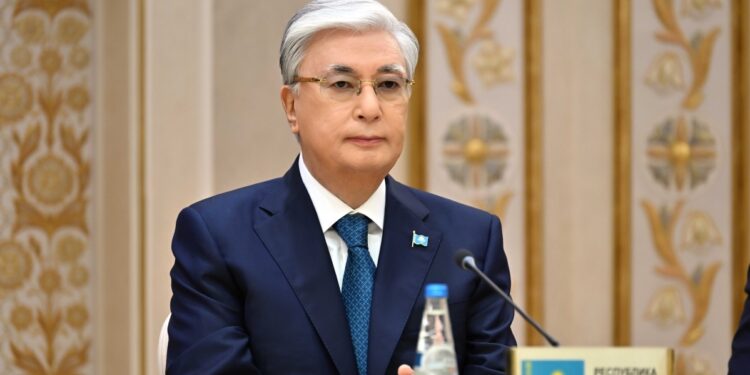 «Сбавлять темпы недопустимо»: Токаев потребовал ускорить развитие транспортной логистики