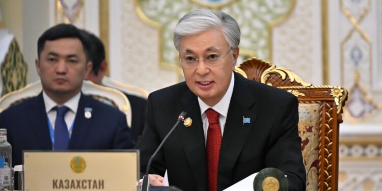 Токаев поручил создать Национальный центр трансформации профессий