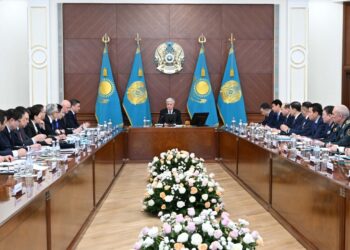 В Астане стартовало расширенное заседание правительства