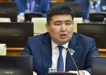 Елнур Бейсенбаев сложил полномочия депутата мажилиса
