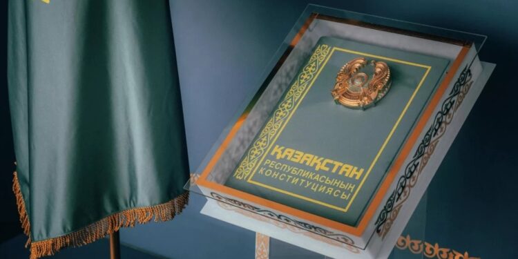 Опубликован проект новой Конституции Казахстана