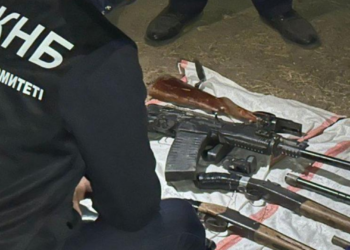 Оружие, наркотики, патроны: КНБ провёл с полицией облаву в Алматы, Шымкенте и шести областях