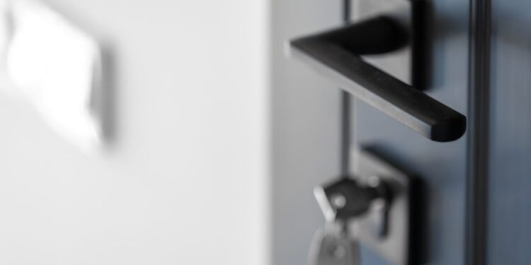 Программа, которая должна была спасти людей, обернулась новой ловушкой