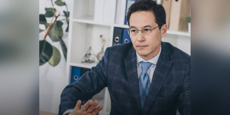 Казахстанцев хотят защитить от незаконных действий госорганов на уровне новой Конституции