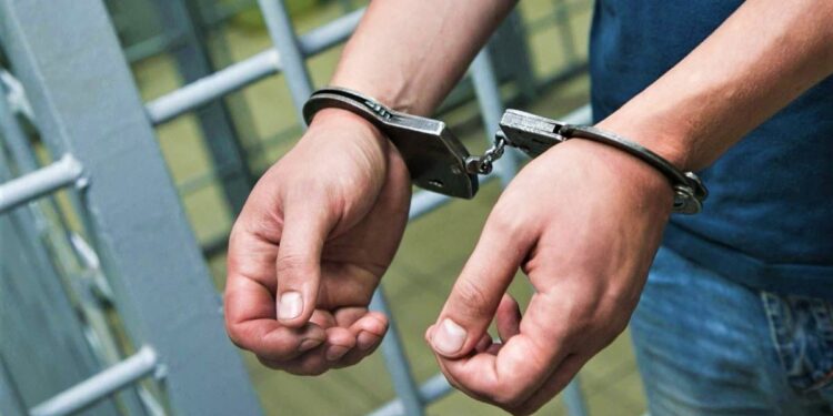 Мужчина устроил стрельбу посреди улицы в Туркестанской области