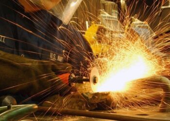 Запрет ГПХ: Мажилис усиливает защиту трудовых прав