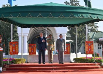 Токаева торжественно встретили в резиденции премьера Пакистана