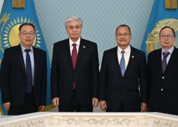 Токаев принял председателя корпорации Sunwah Group