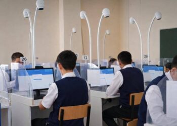 Шпаргалки и телефоны: более 300 нарушений выявили на январском ЕНТ