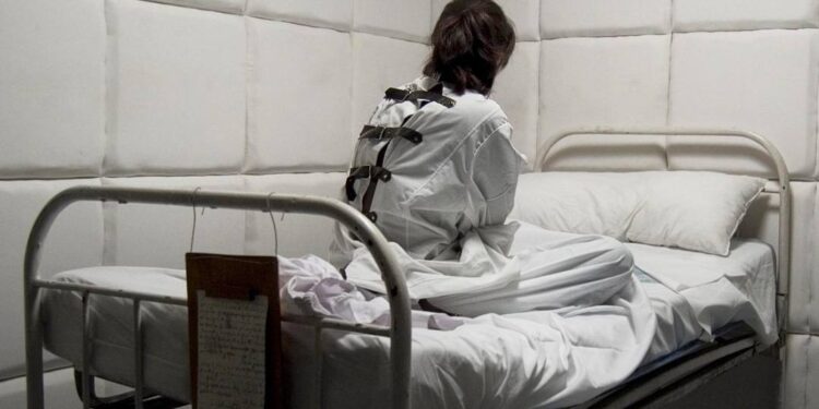 Мужчину осудили на 9 лет за насильственное помещение жены в психбольницу
