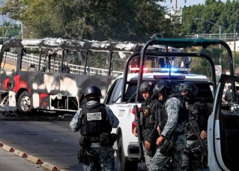 Массовые столкновения в Мексике: в стране находятся не менее 35 казахстанцев