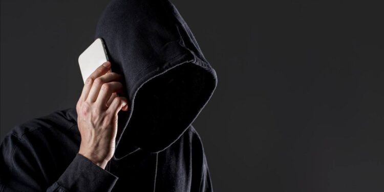 Четыре месяца преследования: суд в Семее приговорил сталкера к 100 часам работ