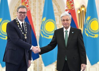 Токаев наградил президента Сербии орденом «Алтын Қыран» (ВИДЕО)