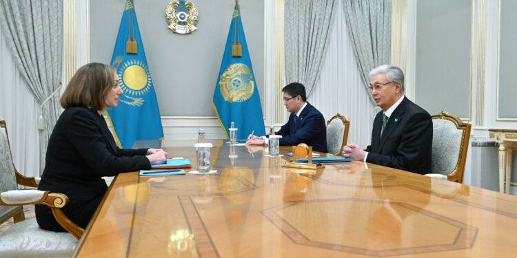 Токаев принял посла США в Казахстане Джули Стаффт