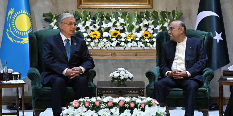 О чём переговорили президенты Казахстана и Пакистана?