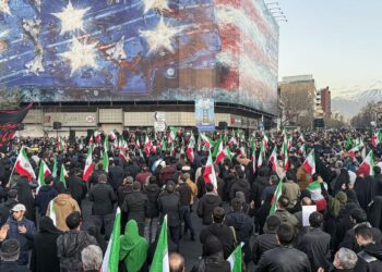 После сообщений о смерти Хаменеи в Иране начались массовые акции