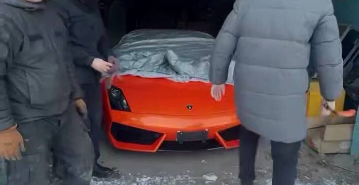 Lamborghini изъяли у жителя Астаны из-за дела о сотнях обманутых дольщиков