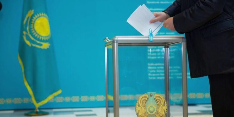 Более 64% составила явка на референдум в Казахстане