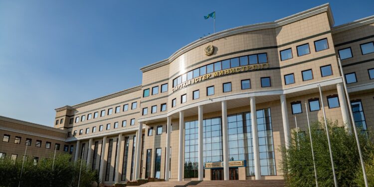 МИД РК сообщил, что казахстанцы не пострадали на Ближнем Востоке