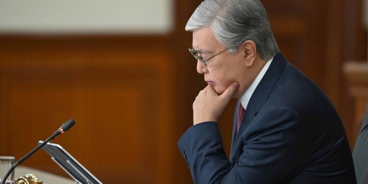 Касым-Жомарт Токаев обсудил с эмиром Катара ситуацию на Ближнем Востоке