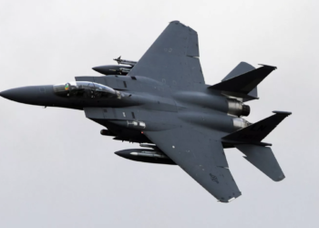Американский истребитель F-15 разбился в Кувейте (ВИДЕО)