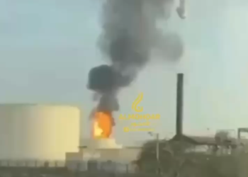 В Сети появилось видео с последствиями ударов Ирана по заводу в Бахрейне