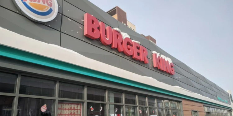 Скандал вокруг Burger King в Казахстане: Минтруда выявило нарушения