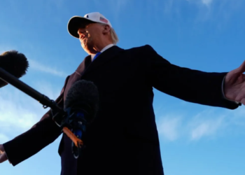 Трамп заявил о сложностях переговоров с Зеленским