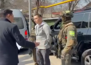 В Сети появилось видео задержания Санжара Бокаева