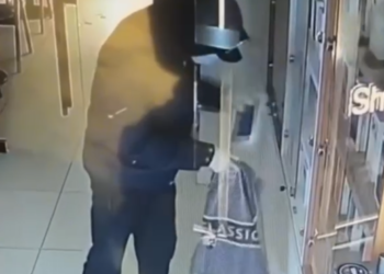 Телефоны на 15 млн тенге похитил воришка в Актобе