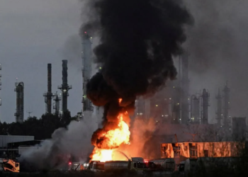 Иран атаковал крупнейший нефтеперерабатывающий завод Израиля (ВИДЕО)