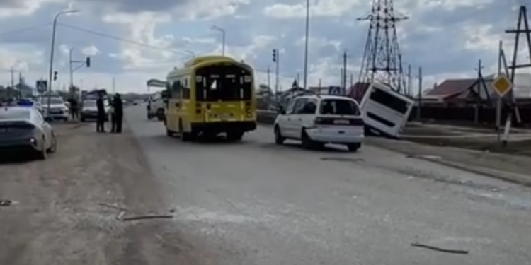 Школьный автобус попал в ДТП в Западно-Казахстанской области