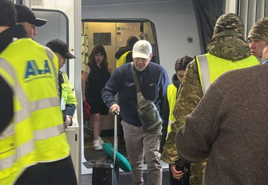 В Алматы прибыл рейс из Маската с казахстанцами