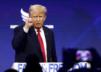 Трамп обещает «устроить ад» Ирану за отказ от сделки с США