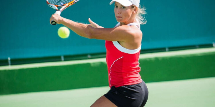 Путинцева вышла во второй круг WTA-1000 и сыграет с Рыбакиной