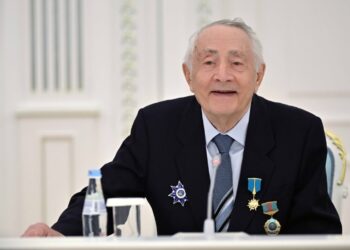 Токаев присвоил звание «Қазақстанның Еңбек Ері» альпинисту Ерванду Ильинскому
